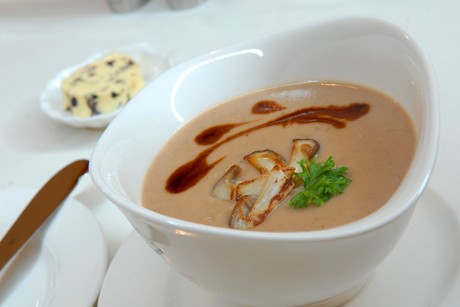 Maroni-Schwammerlsuppe