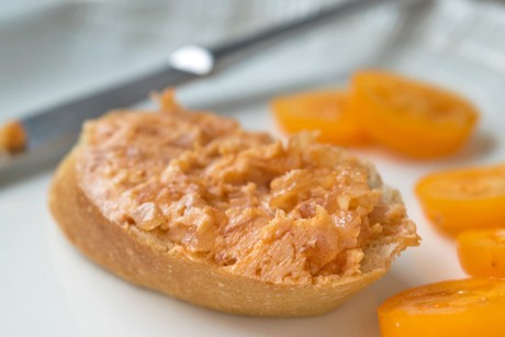 Tomaten-Zwiebel-Butter