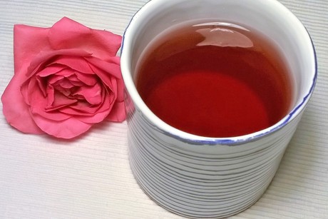 Rosenessenz