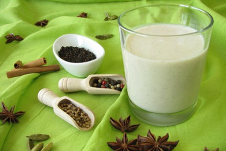 Gewürztee mit Milch