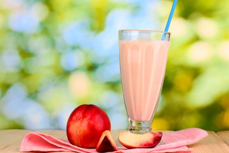 Nektarinen Shake mit Joghurt