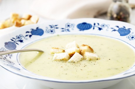 Zucchini-Suppe