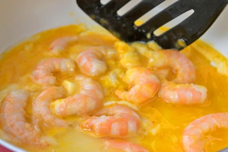 Eierspeise mit Shrimps
