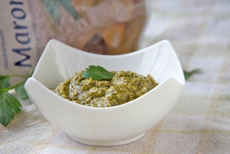 Petersil-Maroni-Pesto