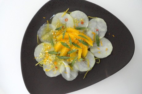 Kohlrabi-Carpaccio mit Orangen und Rucola