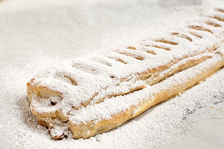 Kirsch-Quark-Strudel