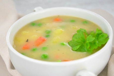 Frische Erbsensuppe