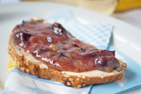Bananenmarmelade mit Kirschen