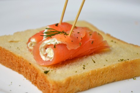 Lachsröllchen