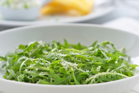 Rucolasalat mit Parmesan