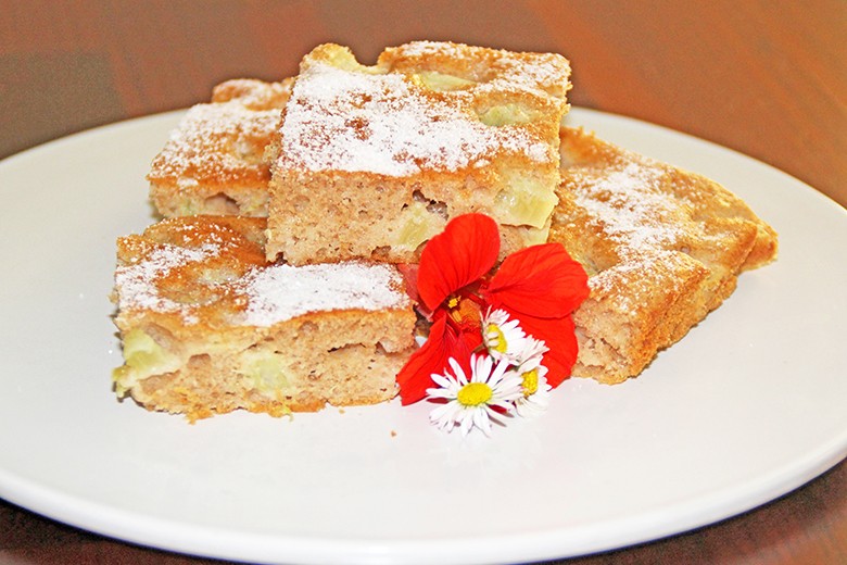 Joghurt-Rhabarberkuchen