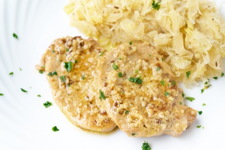 Schweinesteak mit Sauerkraut