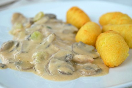 Naturschnitzel mit Champignonsauce