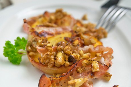 Karamellisierte Äpfel mit Speck