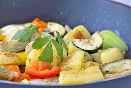Mediterrane Erdäpfel-Pfanne
