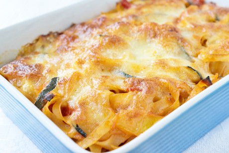 Italienischer Nudelauflauf mit Mozzarella