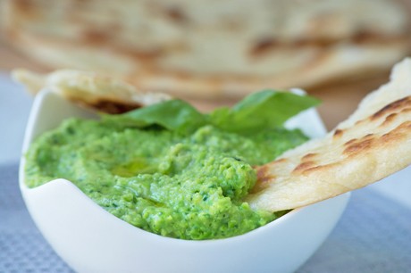 Grüner Hummus