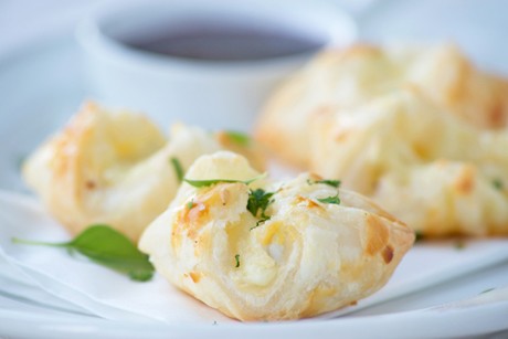 Weichkäse in Blätterteig