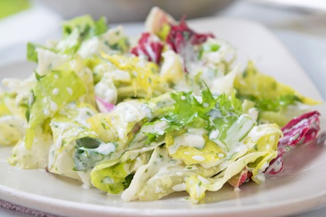 Blattsalat mit Topfenmarinade