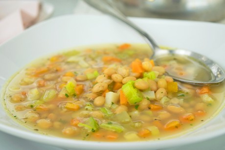Schnelle Bohnensuppe