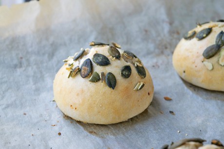 Kürbiskern-Brötchen