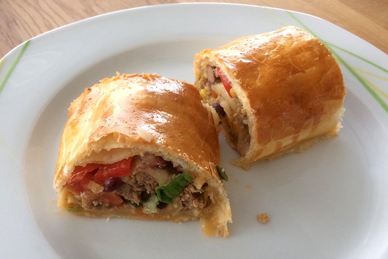 Mexikanische Blätterteigtaschen mit Faschiertem