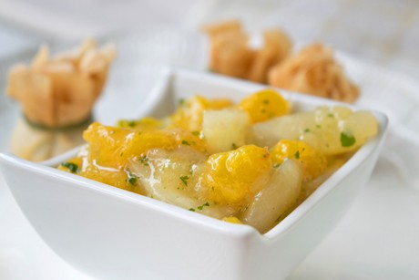 Salsa mit Ananas und Mango