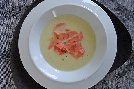 Kartoffelsuppe mit Lachs