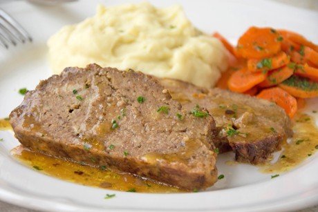 Stefaniebraten mit Erdäpfelpüree und Karotten