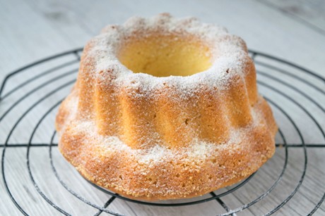 Limetten-Stevia-Gugelhupf