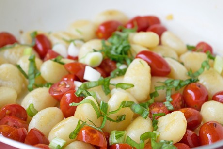 Frischkäse Gnocchi mit Basilikum