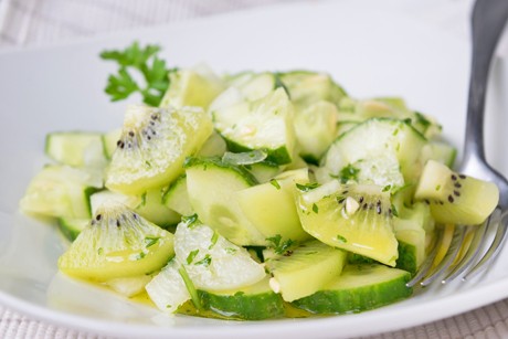 Gurken-Kiwi-Salat