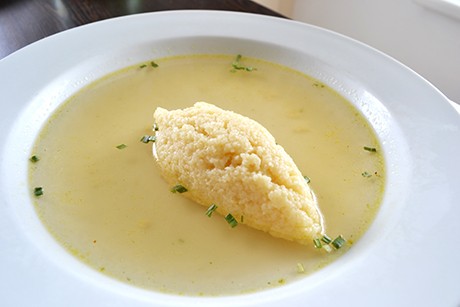 Grießnockerlsuppe