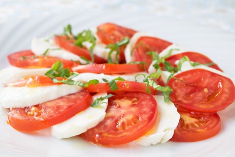 Mozzarella mit Tomaten