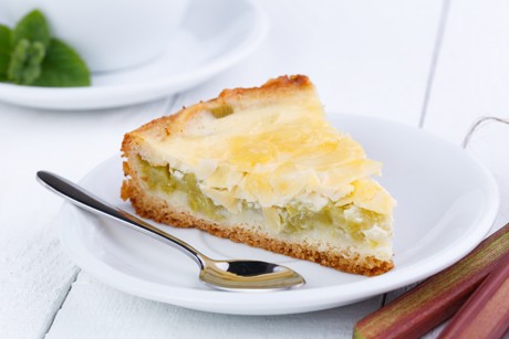 Rhabarbertorte mit Topfenguss