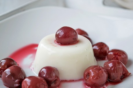 Kirsch-Panna cotta