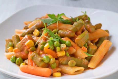 Vollkornpasta mit Gemüse