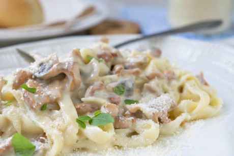 Steinpilz-Käse-Sauce