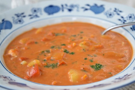 Paprikasuppe mit Ingwer