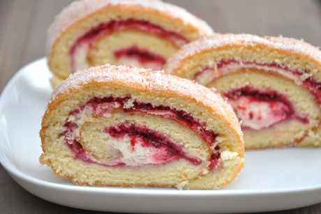 Roulade mit Erdbeeren