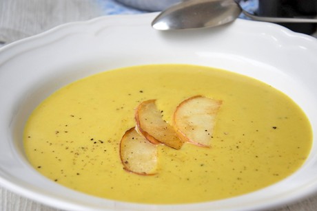 Apfel-Lauch-Curry-Suppe