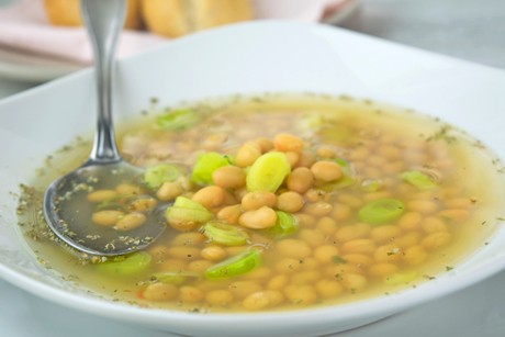 Bohnen-Thymian-Suppe