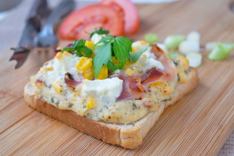Mais-Feta-Toast