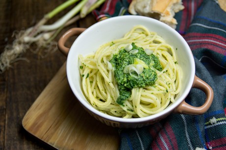 Spaghetti mit Blattspinat