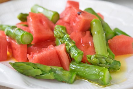 Spargelsalat mit Melone