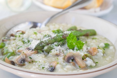 Spargelrisotto mit Champignons