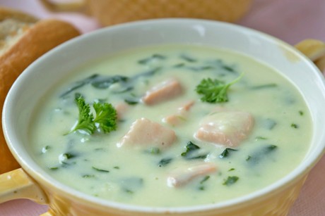 Spinatcremesuppe mit Lachs