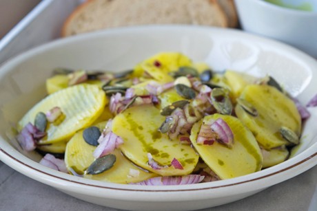 Erdäpfel-Kürbiskern-Salat