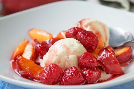 Warmer Nektarinensalat
