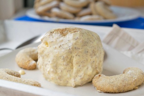 Vanillekipferlparfait